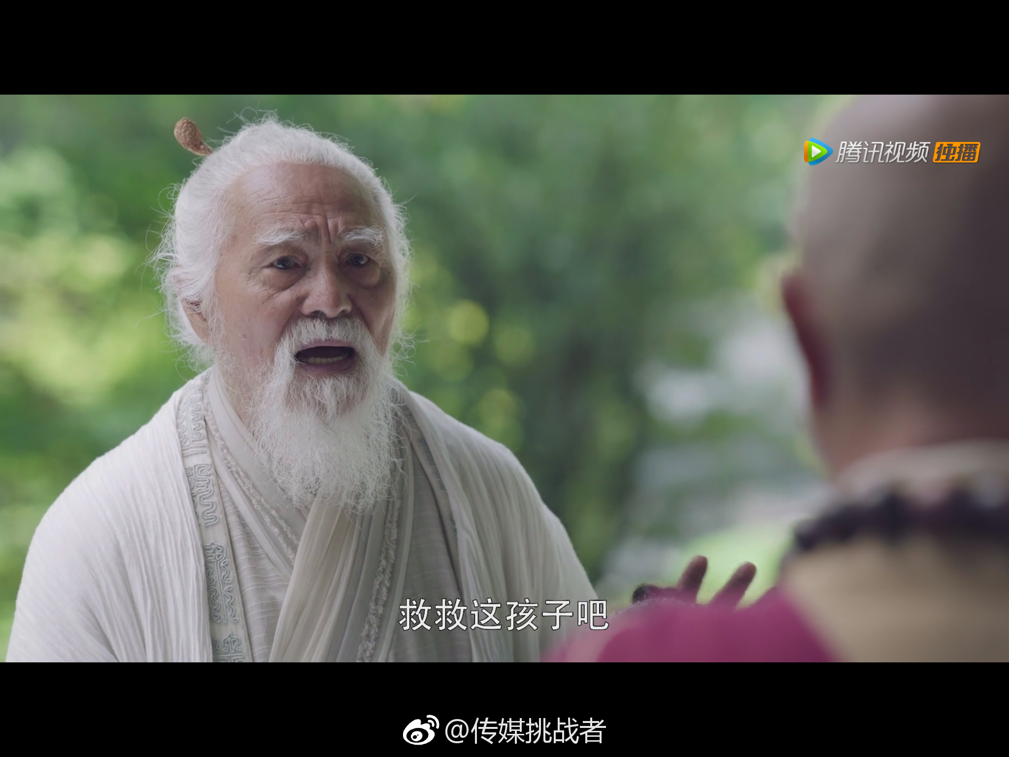 灭绝师太咬牙切齿瞪眼无演技;张三丰没有了仙风道骨,一垂垂老朽的形象