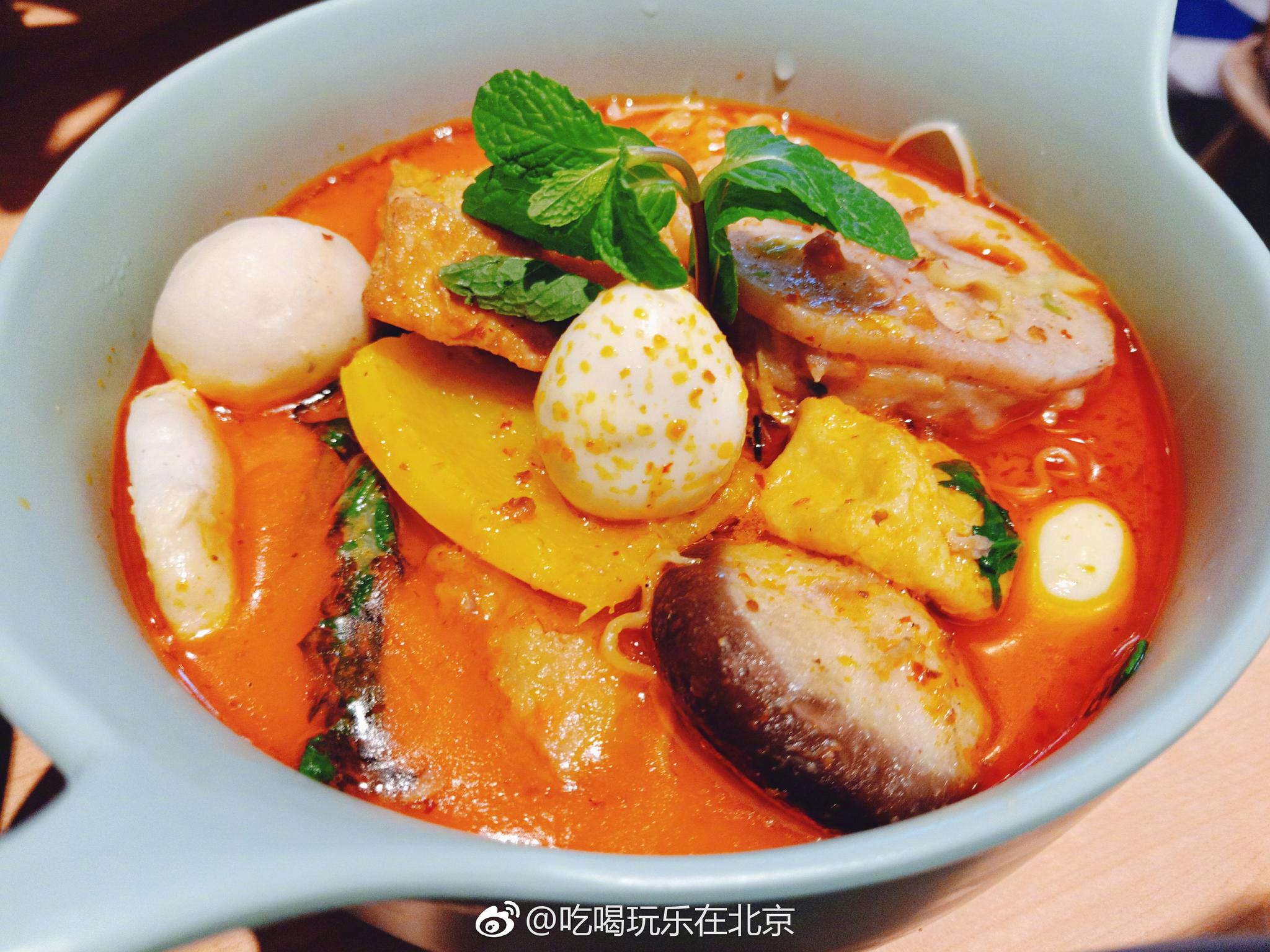 可是娘惹叻沙味和南洋咖喱味的新式麻辣烫