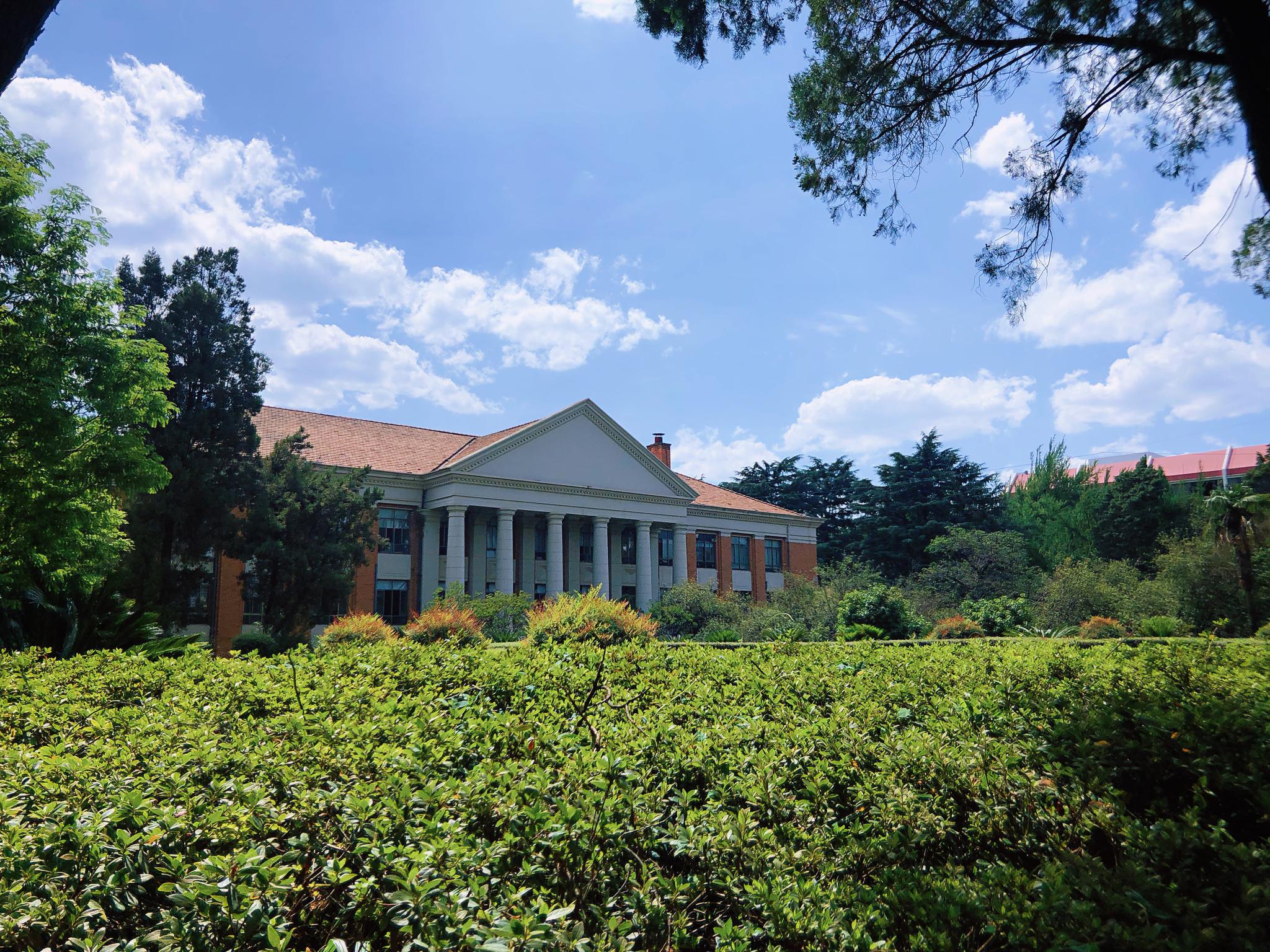 去了云南大学,真的很漂亮