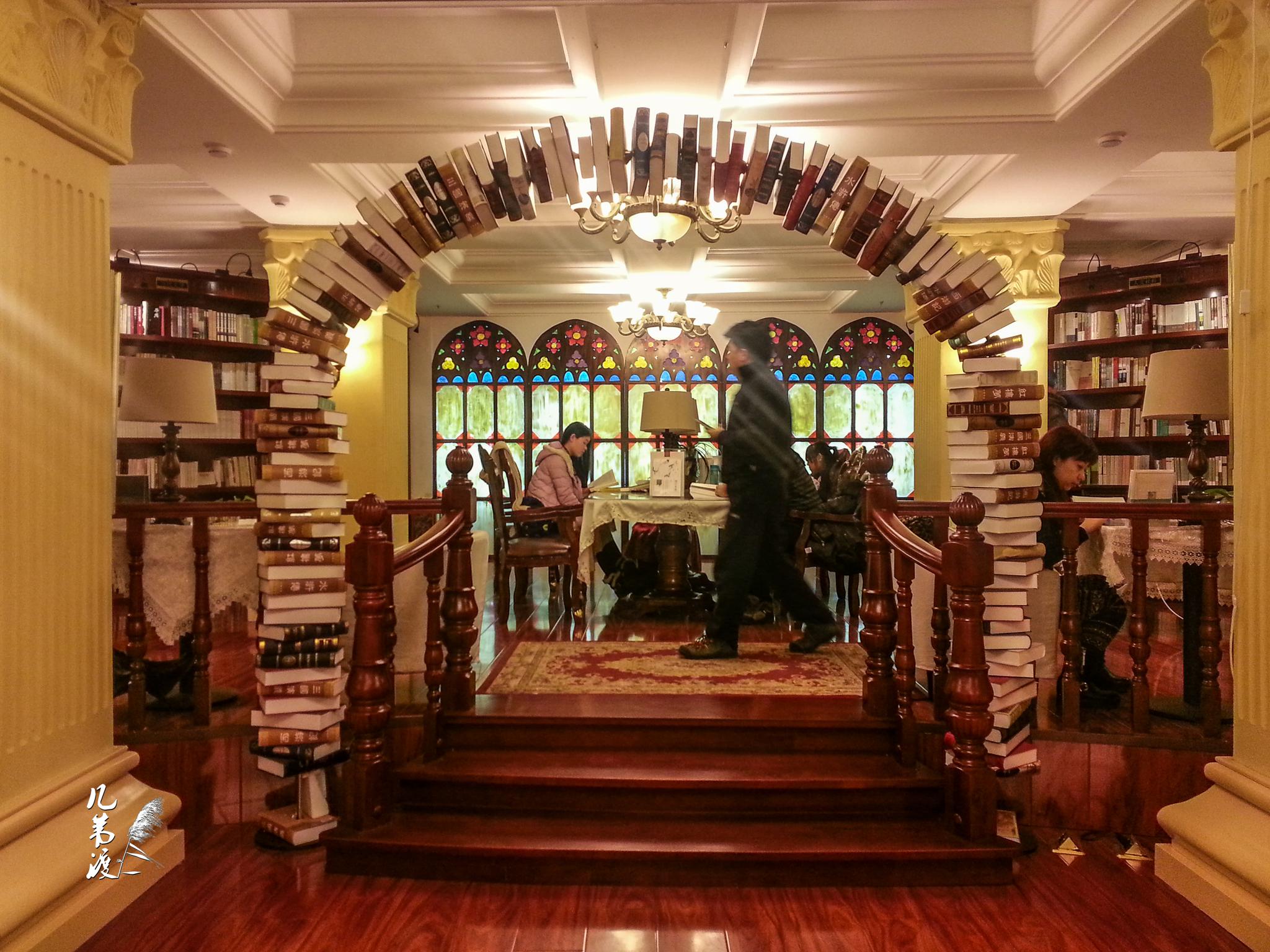 哈尔滨果戈里书店.冬天冰雪季活动结束后,自己来这里