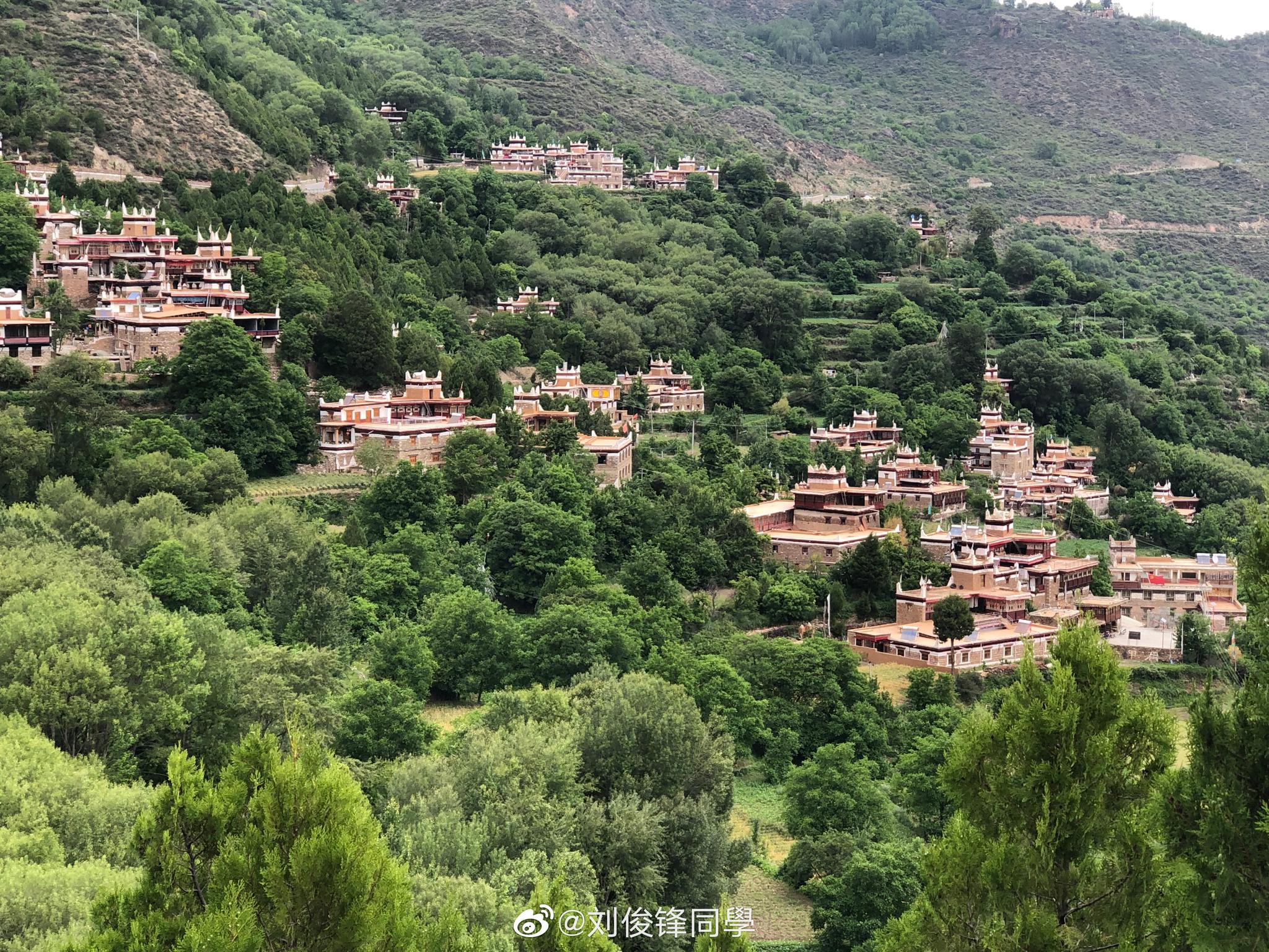 丹巴丨甲居藏寨,中国国家地理评选的最美乡村.