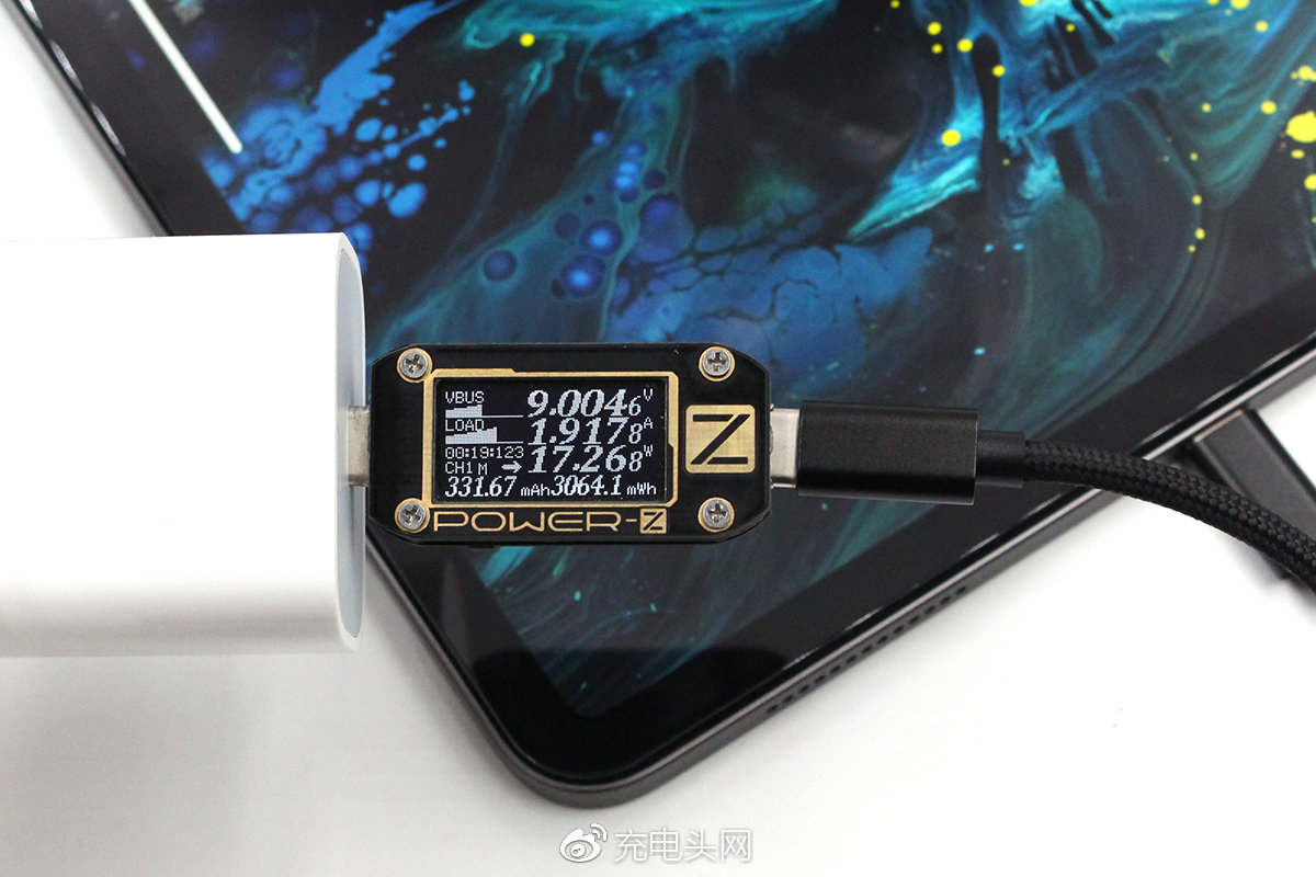 你的充电器能喂饱新ipad Pro吗 新ipad Pro充电大对决 财经头条