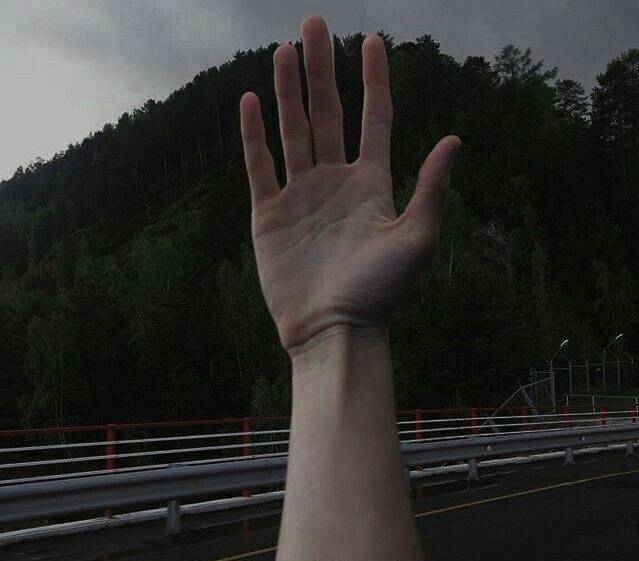 男生拥有一双指节分明干净修长的手绝对很加分手控收藏