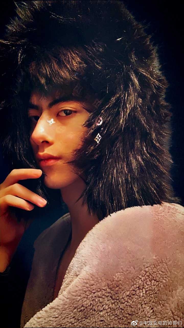 宁夏大学2015级舞蹈表演专业 这位小哥哥真的是长到人的心尖尖上了