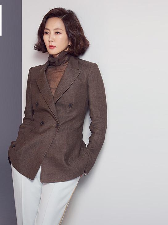 48岁金南珠新发型波波头气场全开,年轻10岁都不止,意外高级时尚