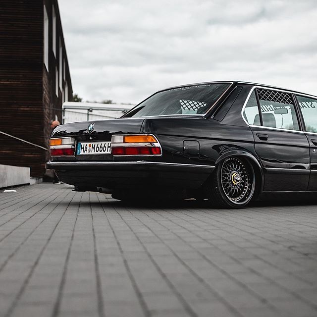 bmw e28照片中那哥们,你让开