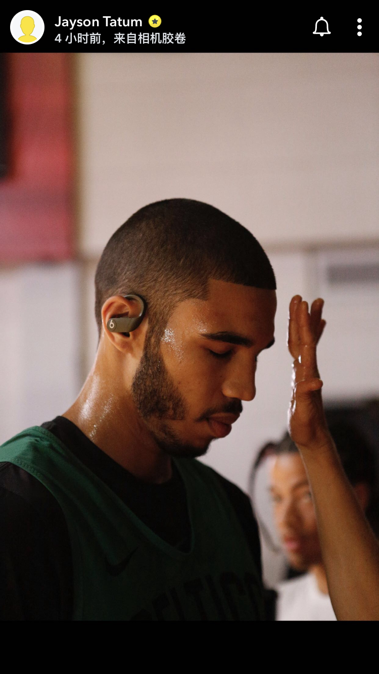 广告小能手塔图姆又营业给deuce赚奶粉钱喽