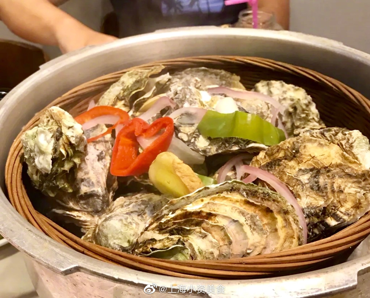 连高压锅都端上桌这家蒸汽生蚝太slay啦