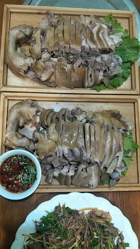 书生晚上赶路,想吃一碗路边的狗肉面,没想到遇到这么诡异的事