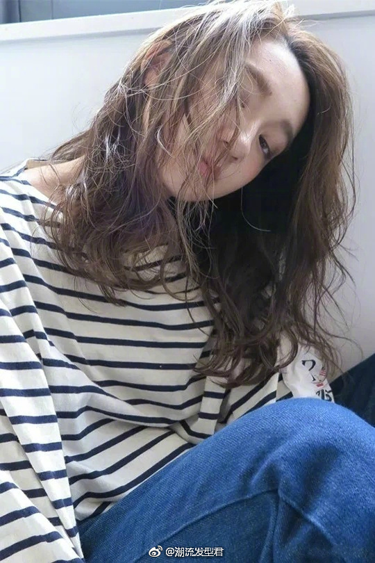 染头发非常推荐亚麻咖啡色,这是一个很有质感的颜色