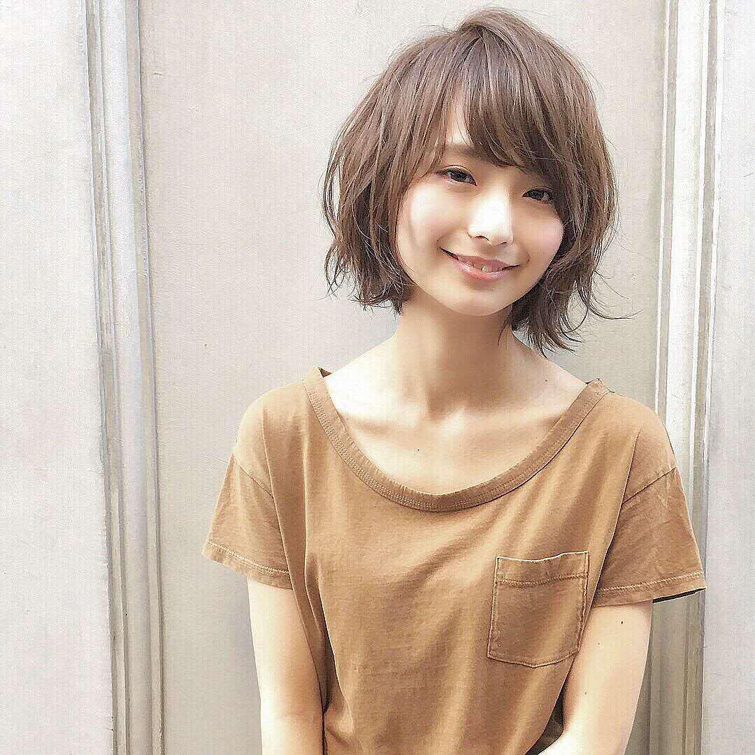 方脸女生适合什么发型?孙俪,马伊琍和李宇春的短发就是答案!