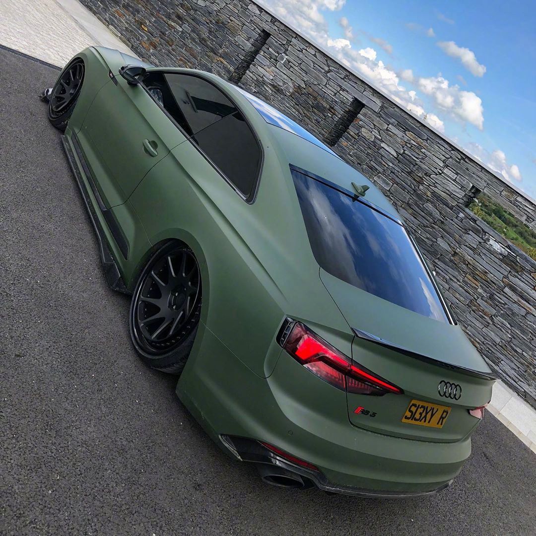 哑光绿奥迪rs5这军绿色超级超级喜欢