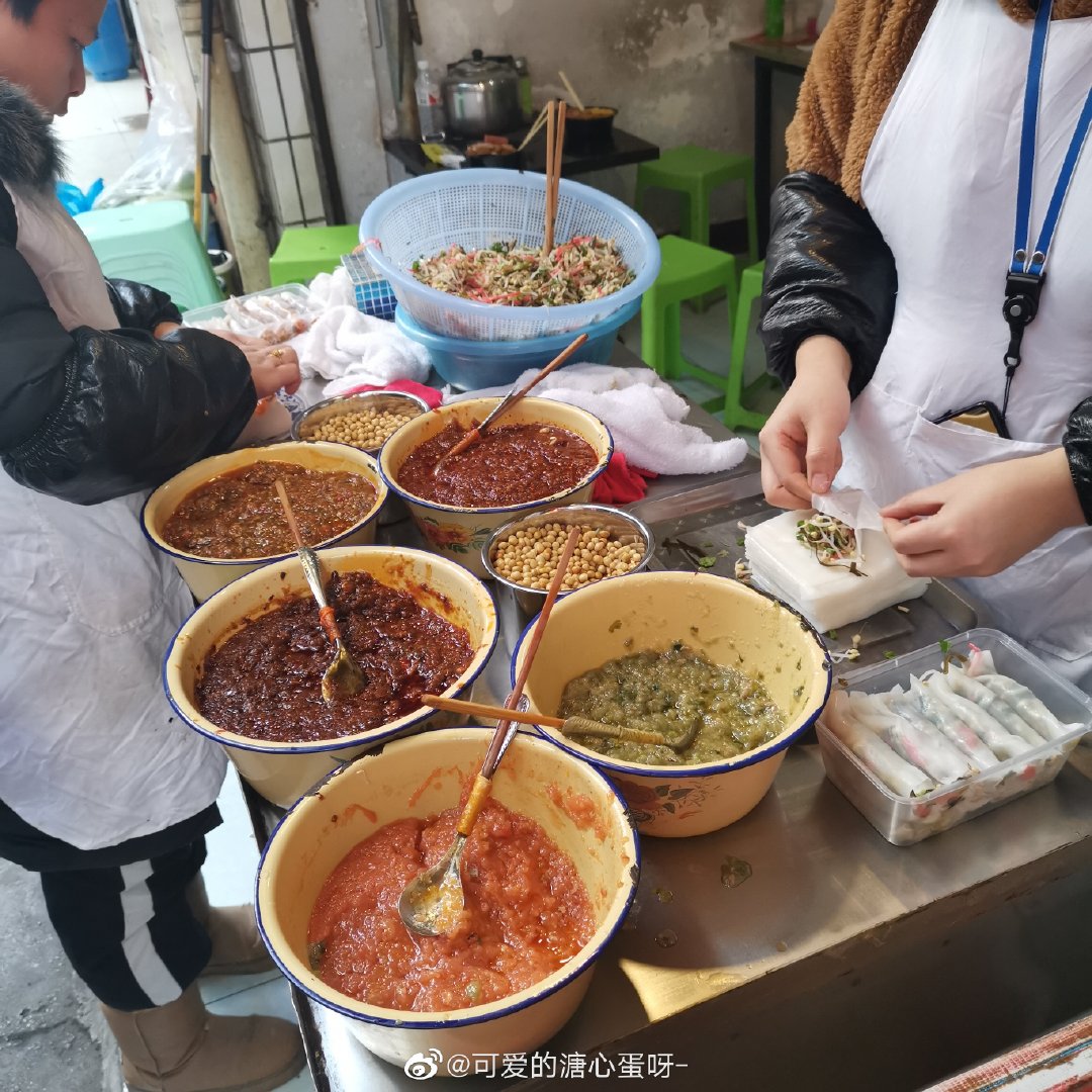 贵州安顺的裹卷,看到这么多配料,真的是流口水了@可爱的溏心蛋呀