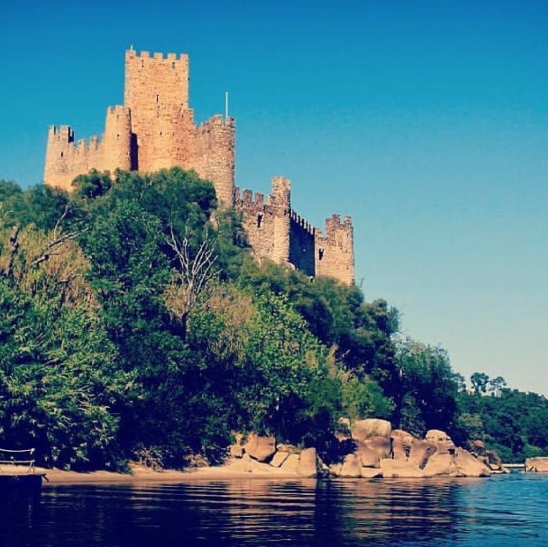 葡萄牙阿莫洛城堡,距离里斯本130多公里