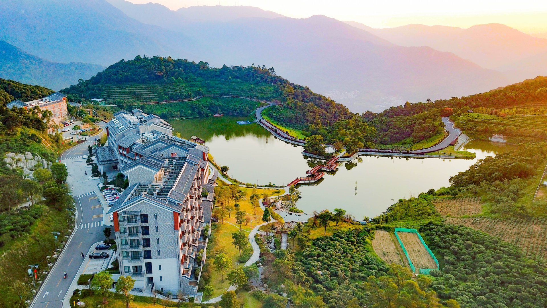 9月27日无人机航拍镜头中的象窝山生态园象窝山