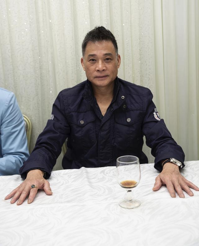 成为袁家班的成员,所以郑家生的基本功底,无论是作为演员还是作为龙武