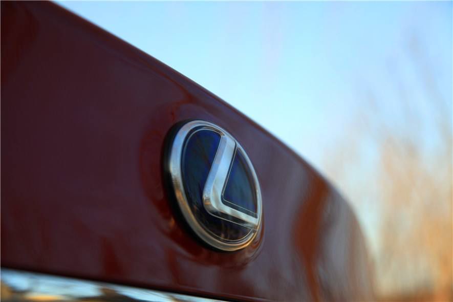 雷克萨斯加价被罚、帕萨特双标翻车，中国消费者还敢随便有信仰吗？