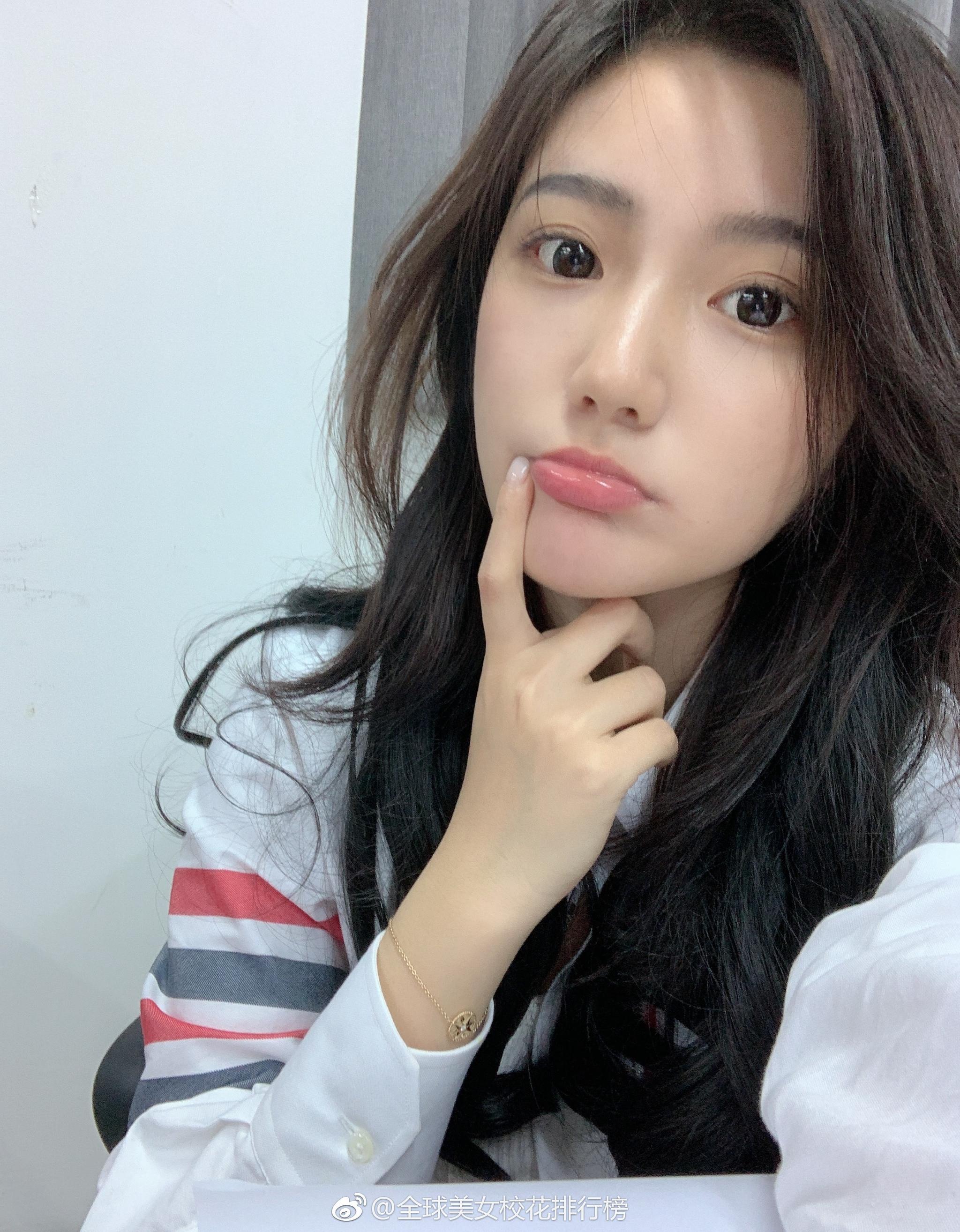 yayamoon_ 四川大学保送清华大学美术学院服装设计系