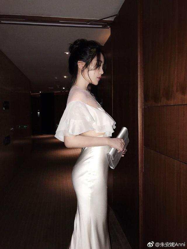 "她"开网店,却比林心如豪气,一次捐了70万,男朋友身份惊人