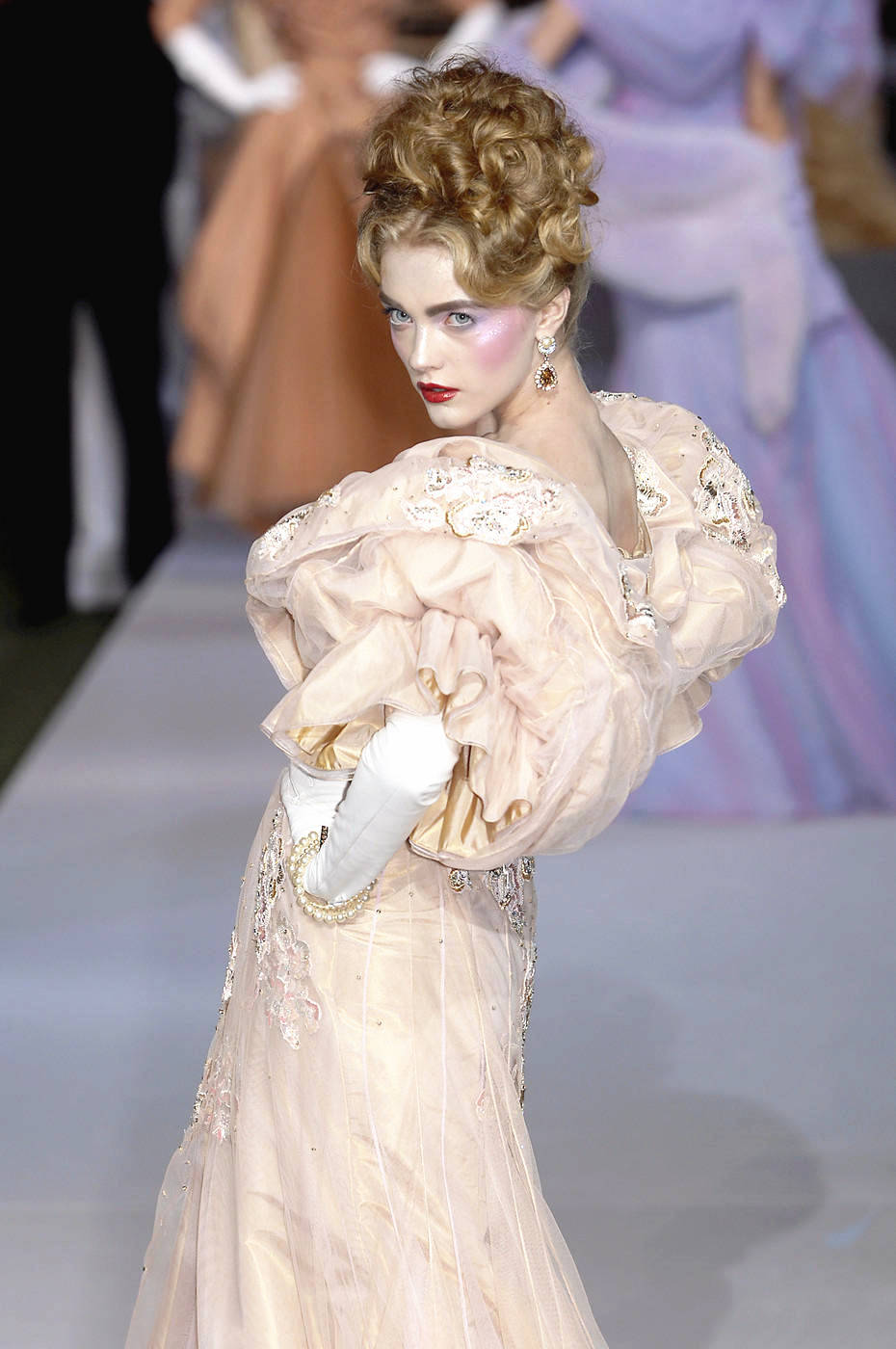 可爱的贵妇丨vlada roslyakova christian dior haute couture f/w 20