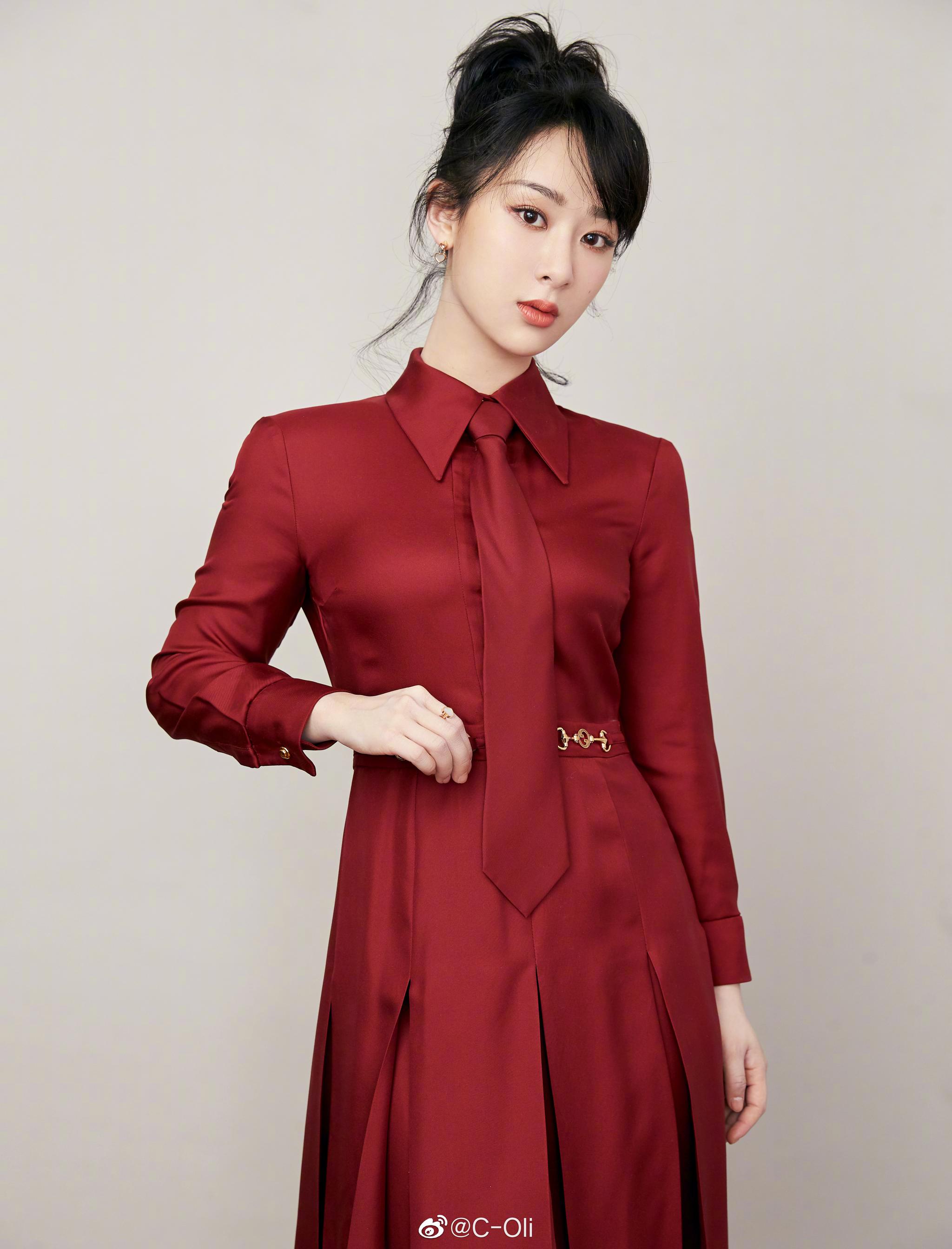 杨紫 亮相央视春晚舞台_高清图集_新浪网