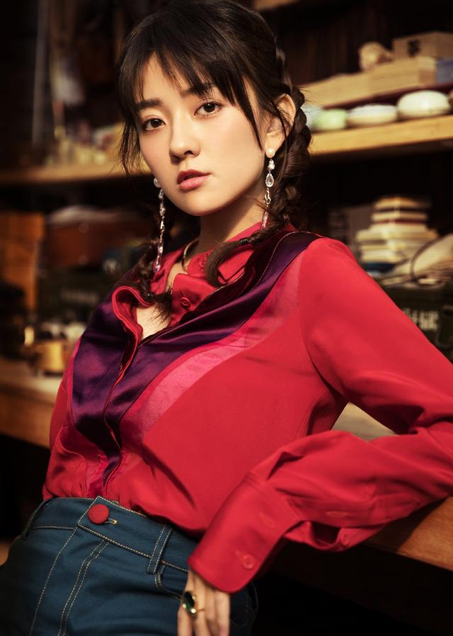 梁洁气质越来越好现代装可少女可帅气妥妥的百变女神