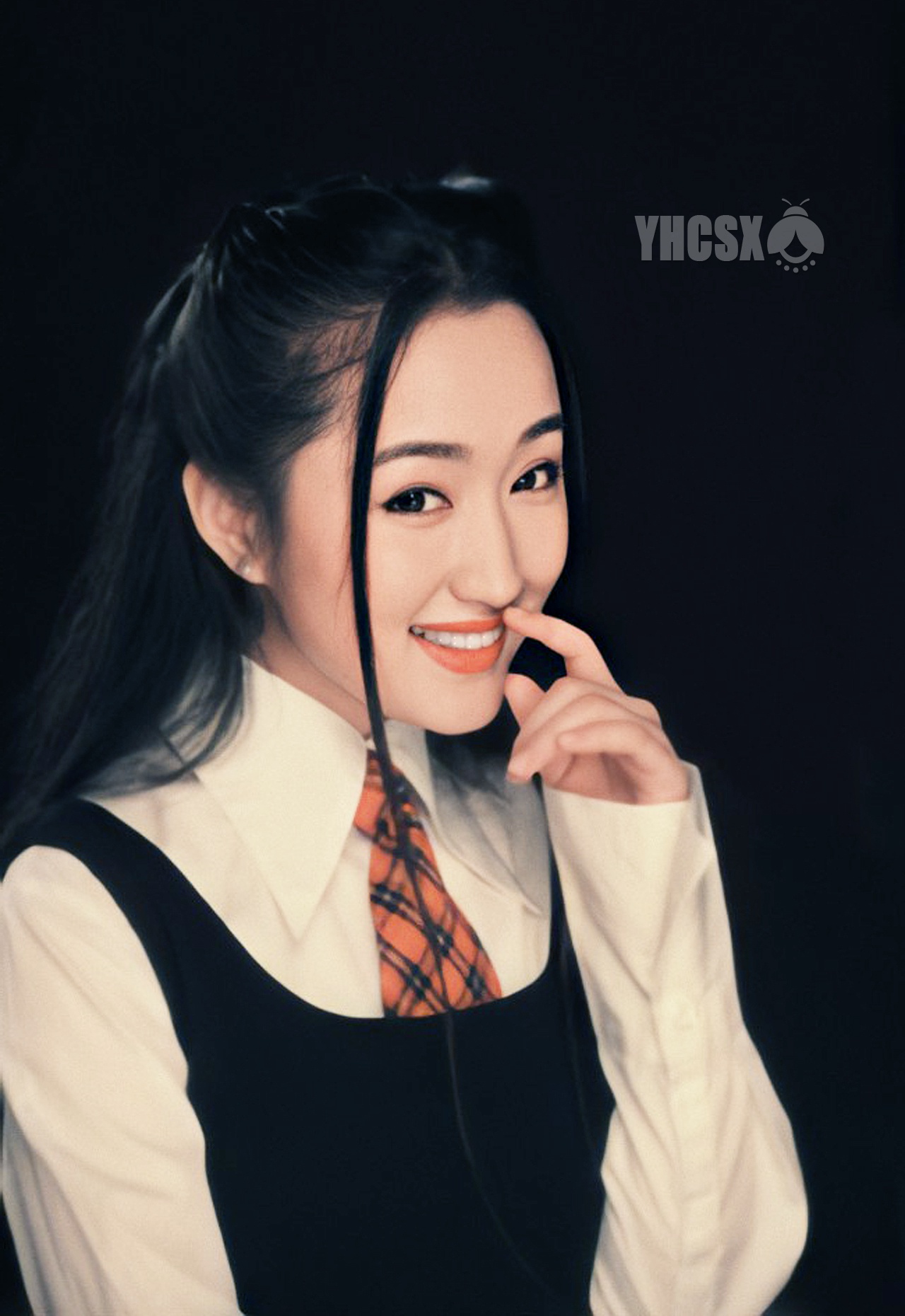 杨钰莹一组青涩旧照,二十年前的背带裙情节,多少人的初恋记忆