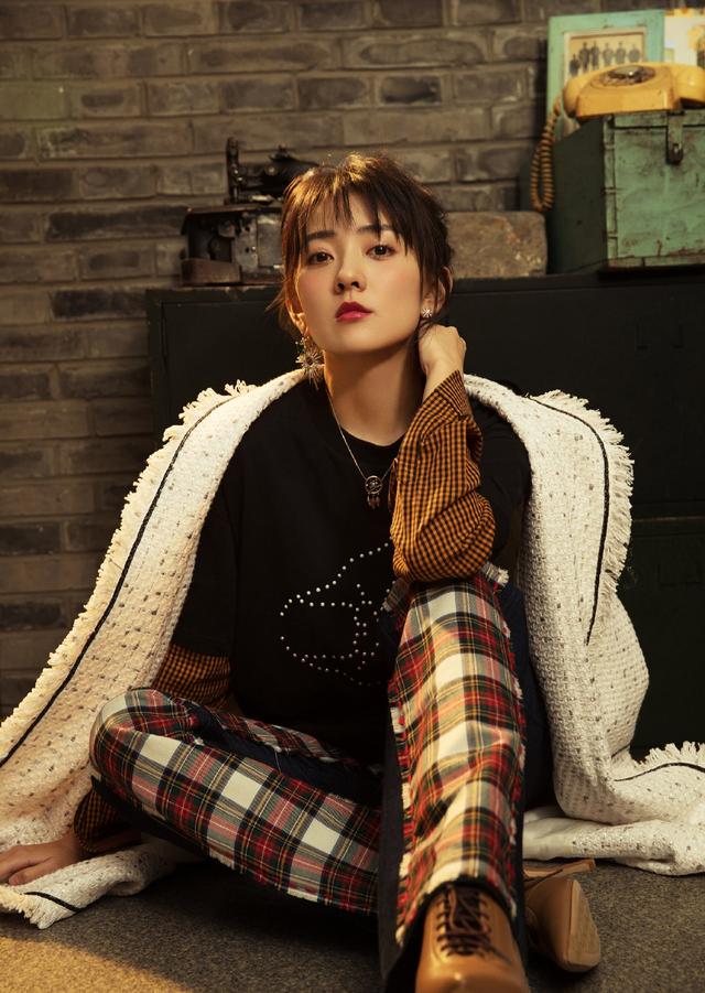 梁洁气质越来越好现代装可少女可帅气妥妥的百变女神