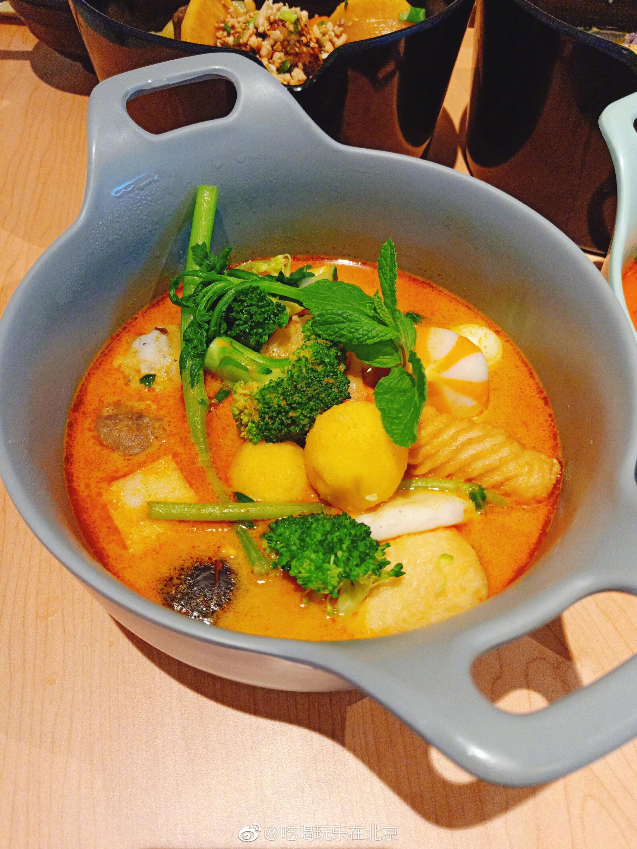 可是娘惹叻沙味和南洋咖喱味的新式麻辣烫