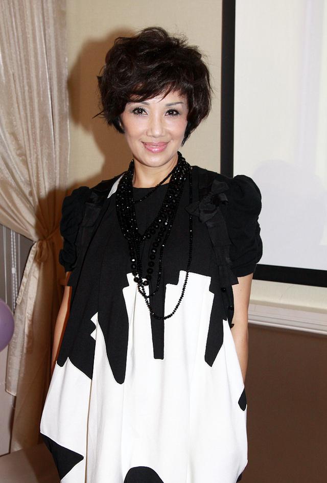 65岁tvb艺人韩马利脑膜炎愈后再患情绪病,丈夫伴随抗病不离不弃