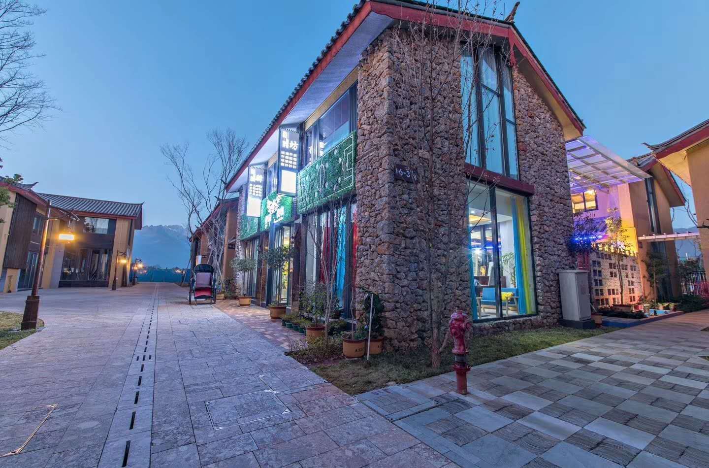 朋友位于丽江雪山艺术小镇因没有时间打理忍痛转让