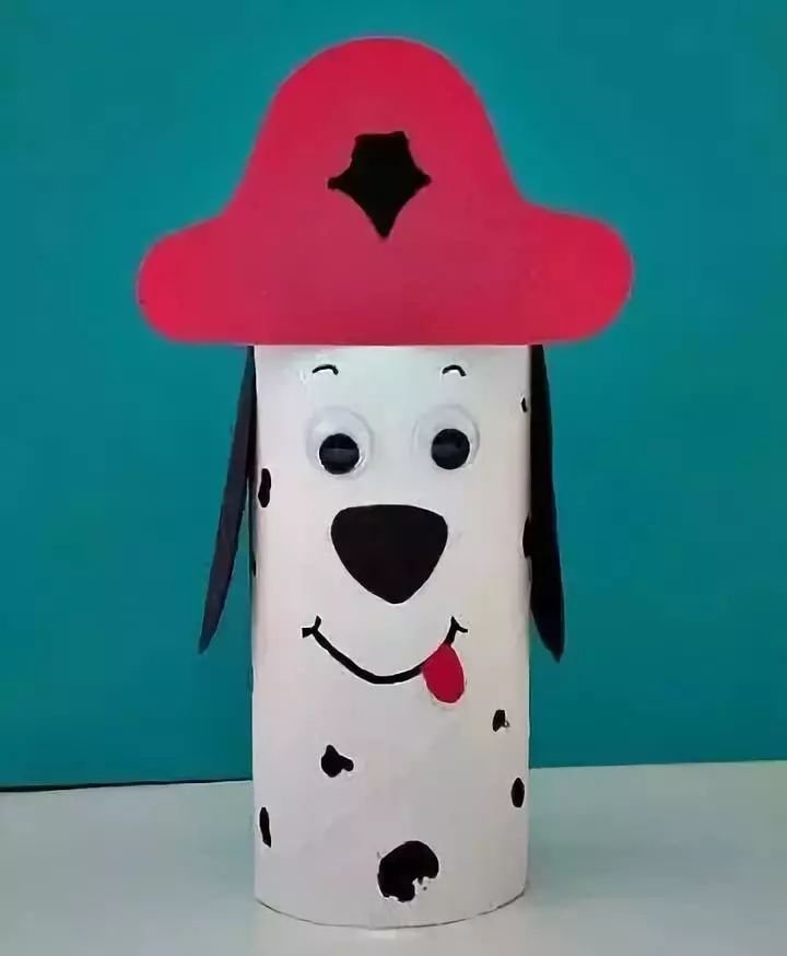 纸盘狗狗   这款狗狗手工可以作为墙面装饰或者吊饰.