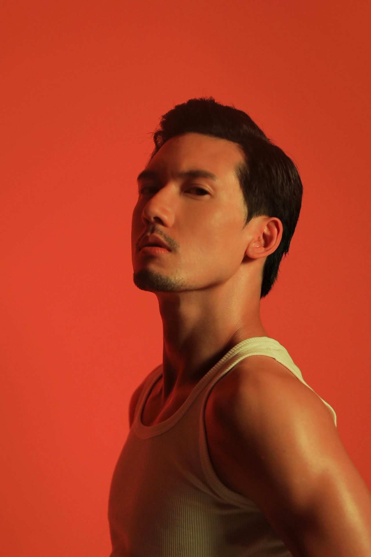 关智斌新歌头顶有角上线拍mv现场即兴舞蹈