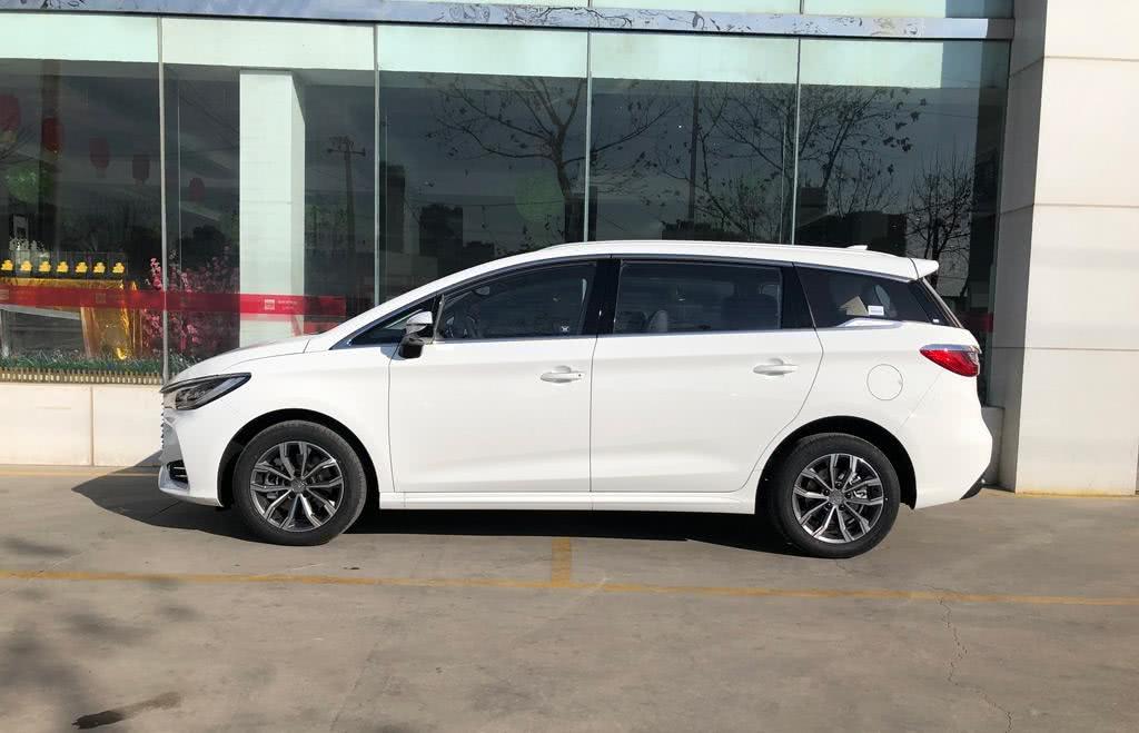 19款宋max到店实拍!空间超大的实力派,换装全新大屏!