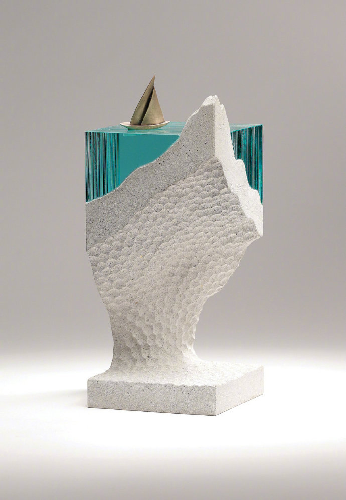 艺术家benyoung多材料结合的雕塑作品