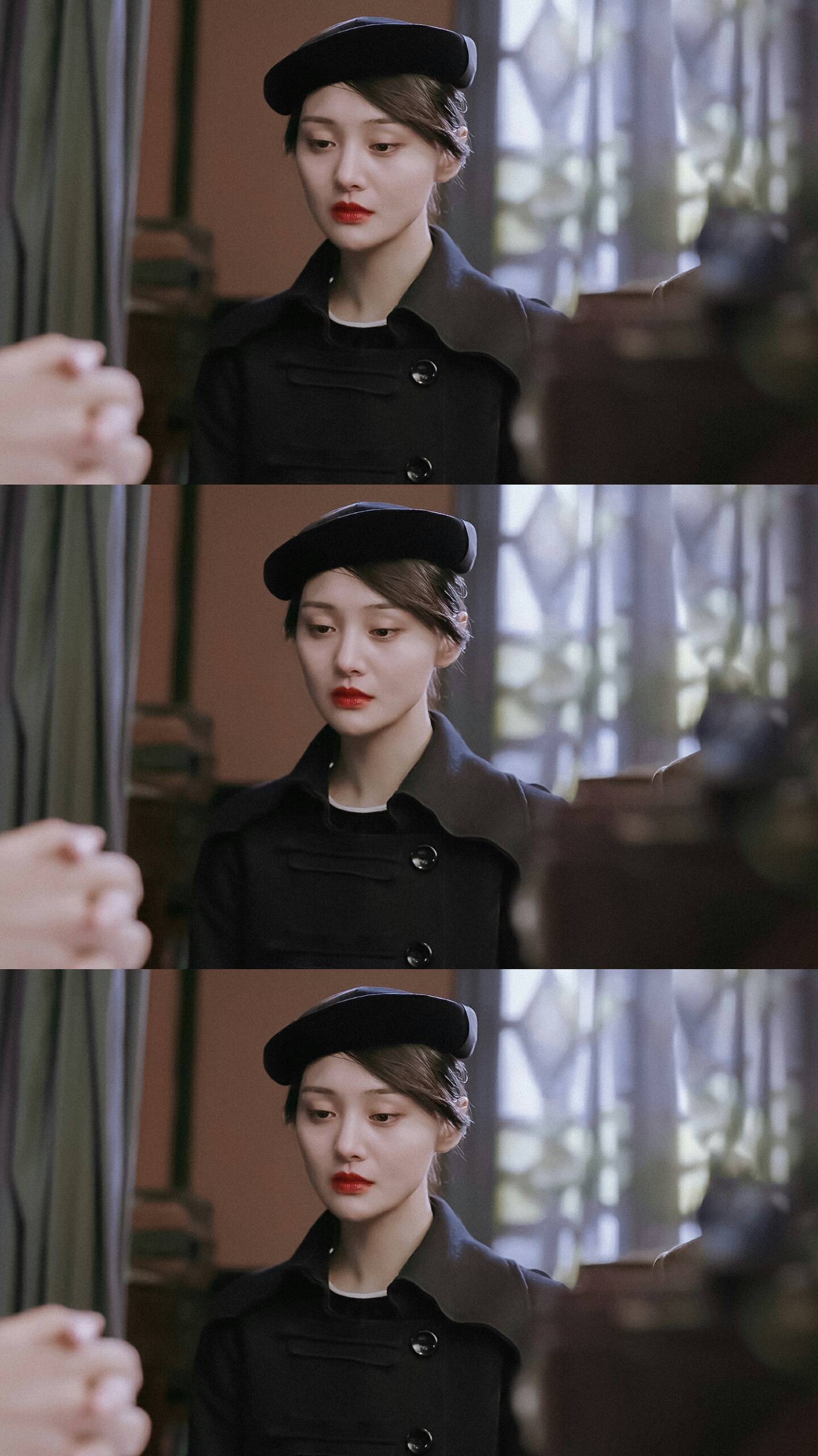 看一下郑爽在《绝密者》中的造型,拿枪的小爽好a