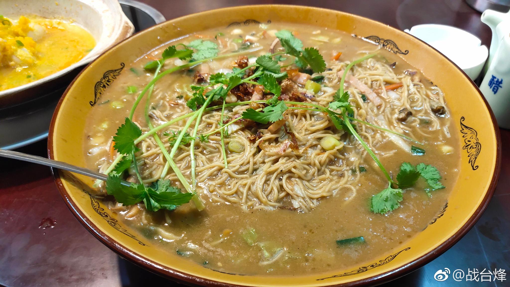 泉州纪行美食篇- :坐落在承天寺对面的承天巷59号,是一座百年老宅