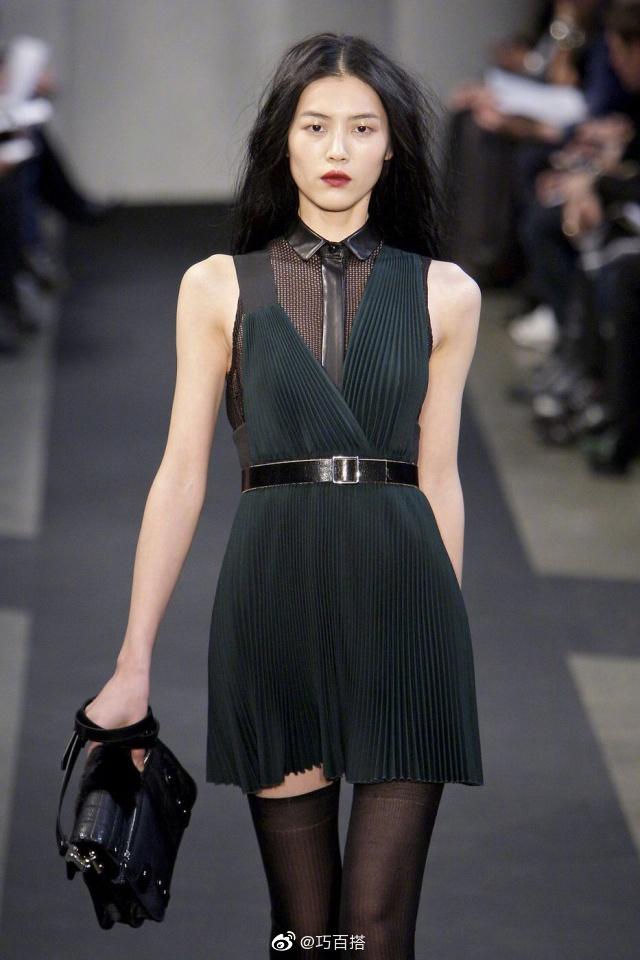 最近翻到了一组刘雯走秀的照片,proenza schouler fw 2010|刘雯|走秀