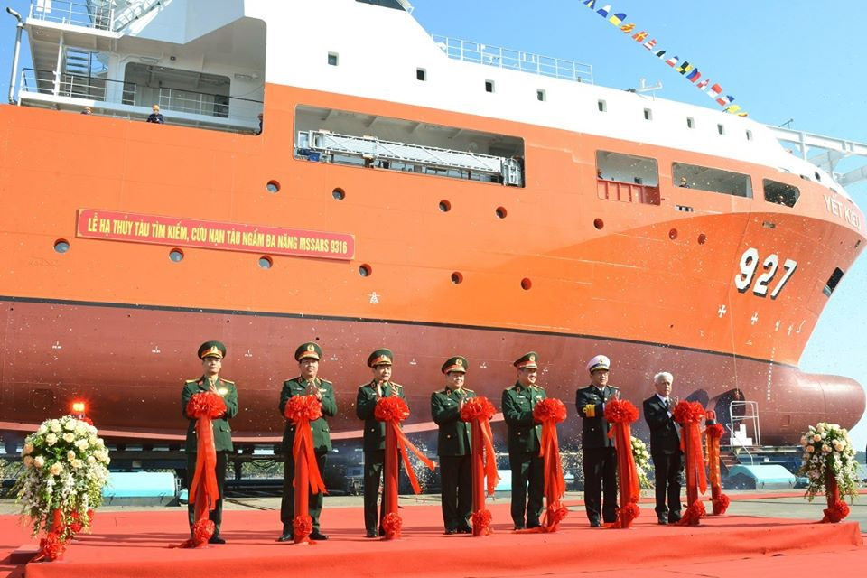 越南自行建造首艘大型潜艇救援船"歇骄"号(927)今天在z189造船厂