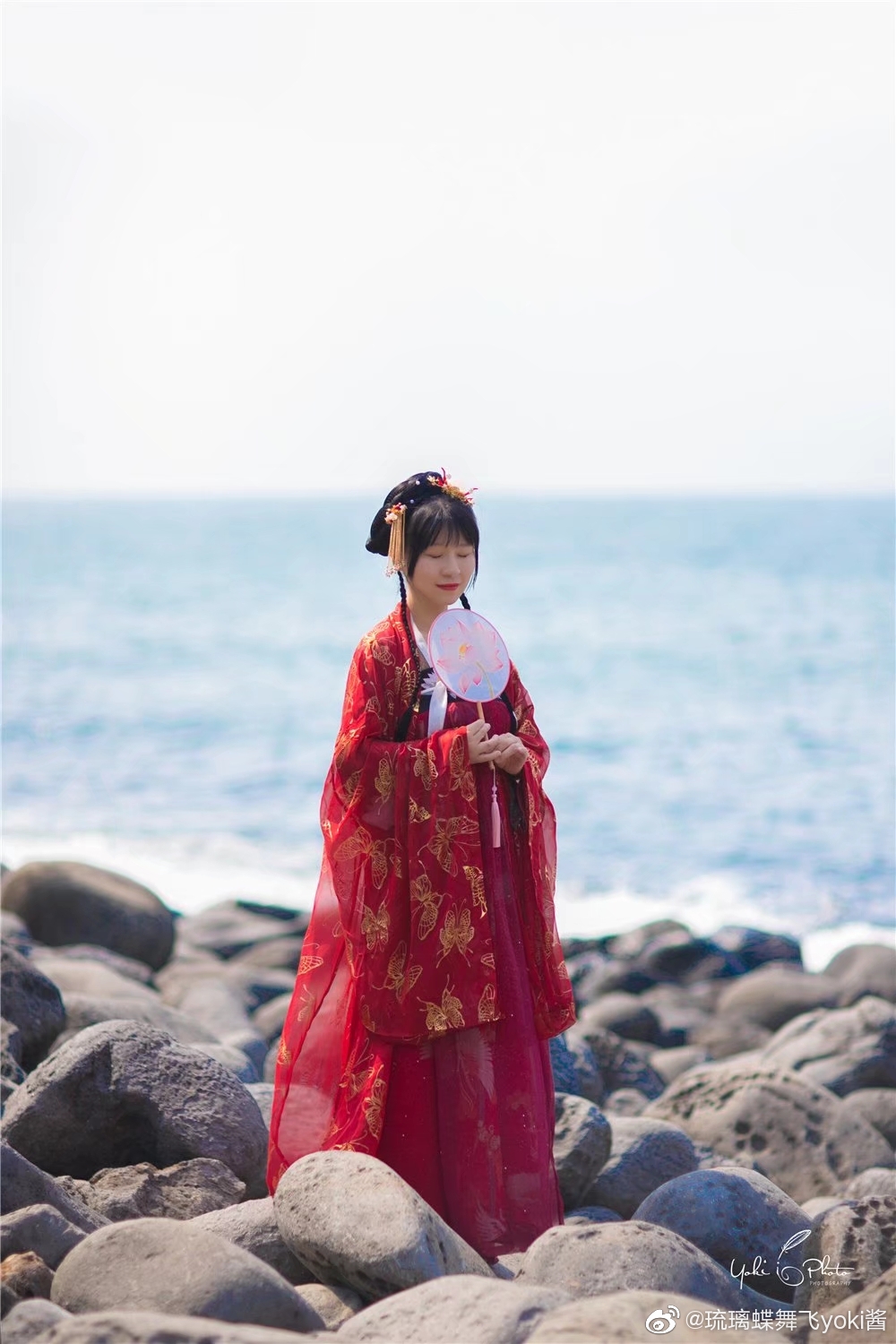 韩国济州岛古色古香,自然风光优美,很适合穿着汉服旅拍.