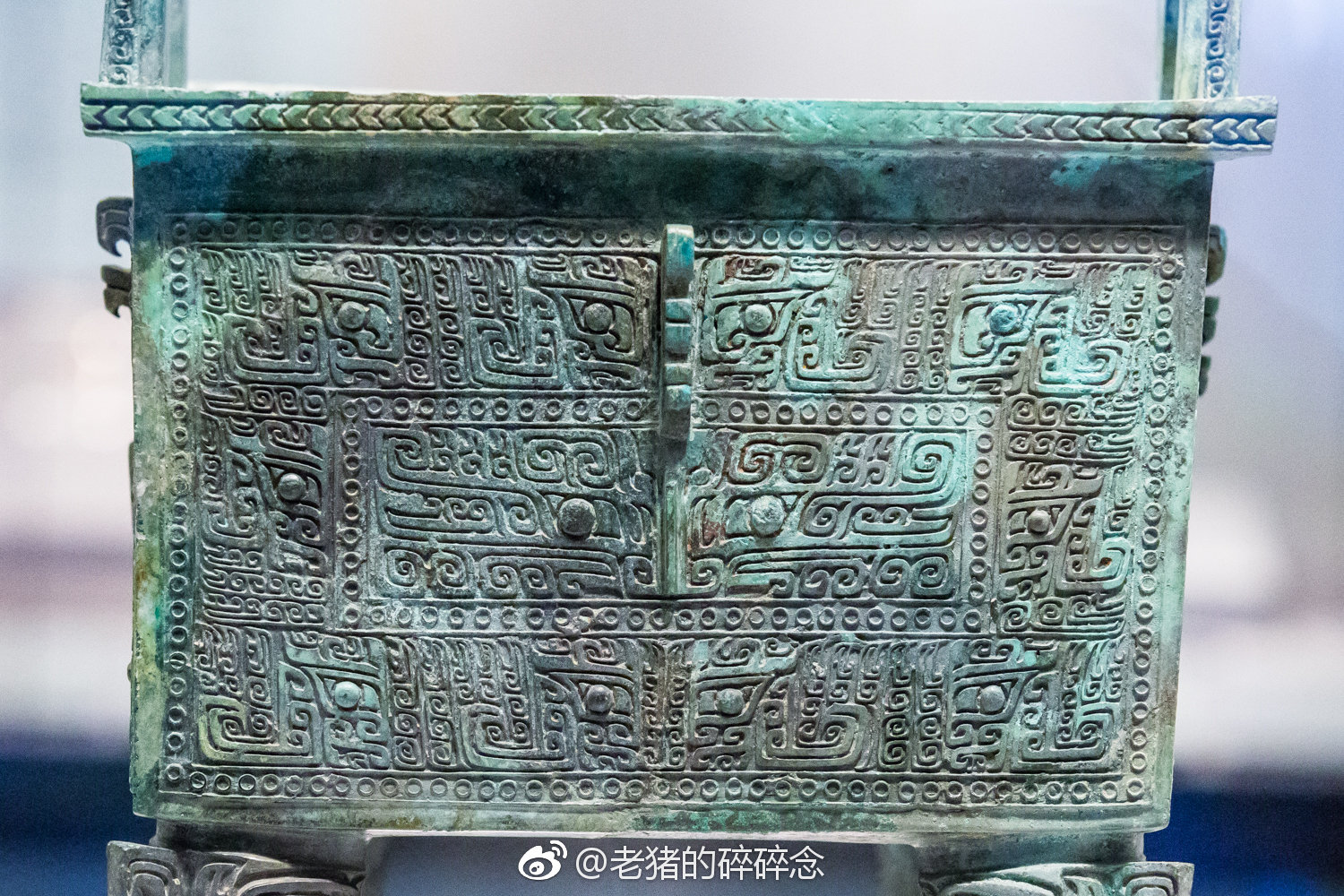商/ 兽面纹虎耳铜方鼎 /江西省博物馆藏_新浪新闻