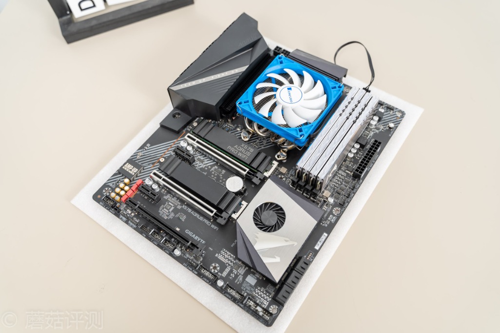 极致小巧,依然拥有不错的散热实力,乔思伯hp400散热器 评测