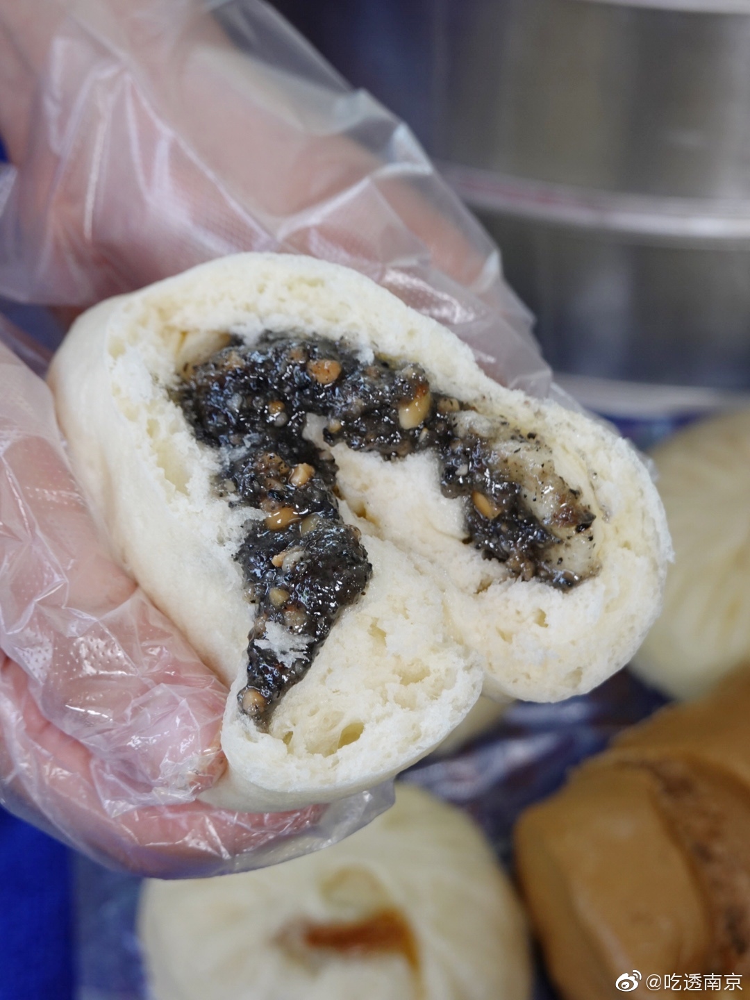 67范伟:"幸福就是我饿了,看别人手里拿个肉包子,那他就比我幸福;我