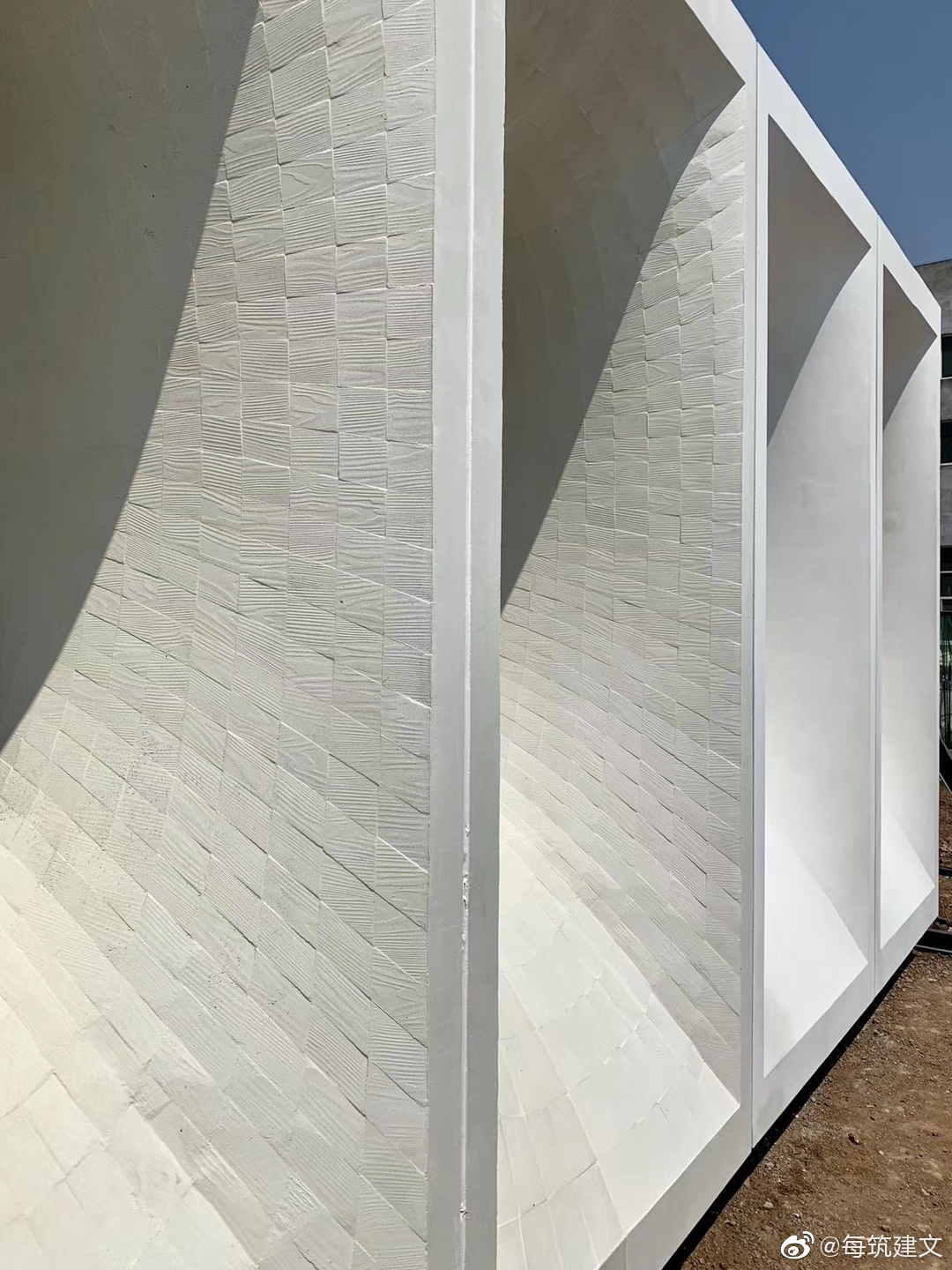 我们常常谈到的一种材料——grc,做成预制构件,掺白水泥.好看吗