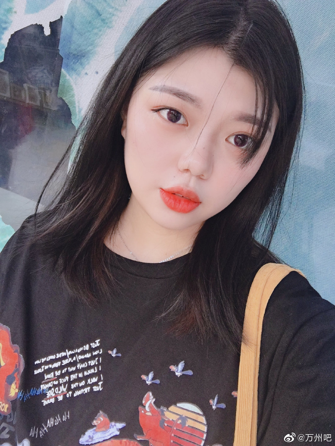 万州本州女孩,24岁,一米六多一丢丢,目前在重庆上班