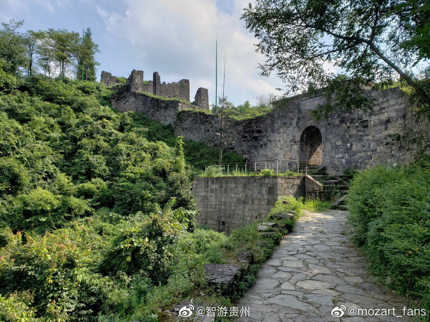 世界遗产海龙屯,国内保存得最完好的古战场遗址之一.建于南宋末年