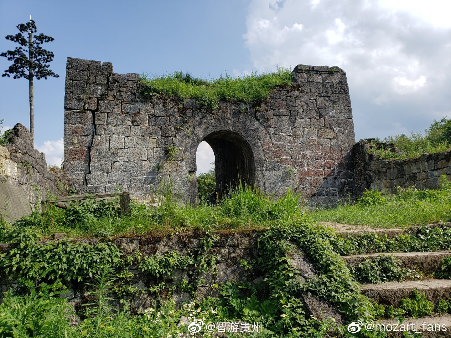 世界遗产海龙屯,国内保存得最完好的古战场遗址之一.建于南宋末年
