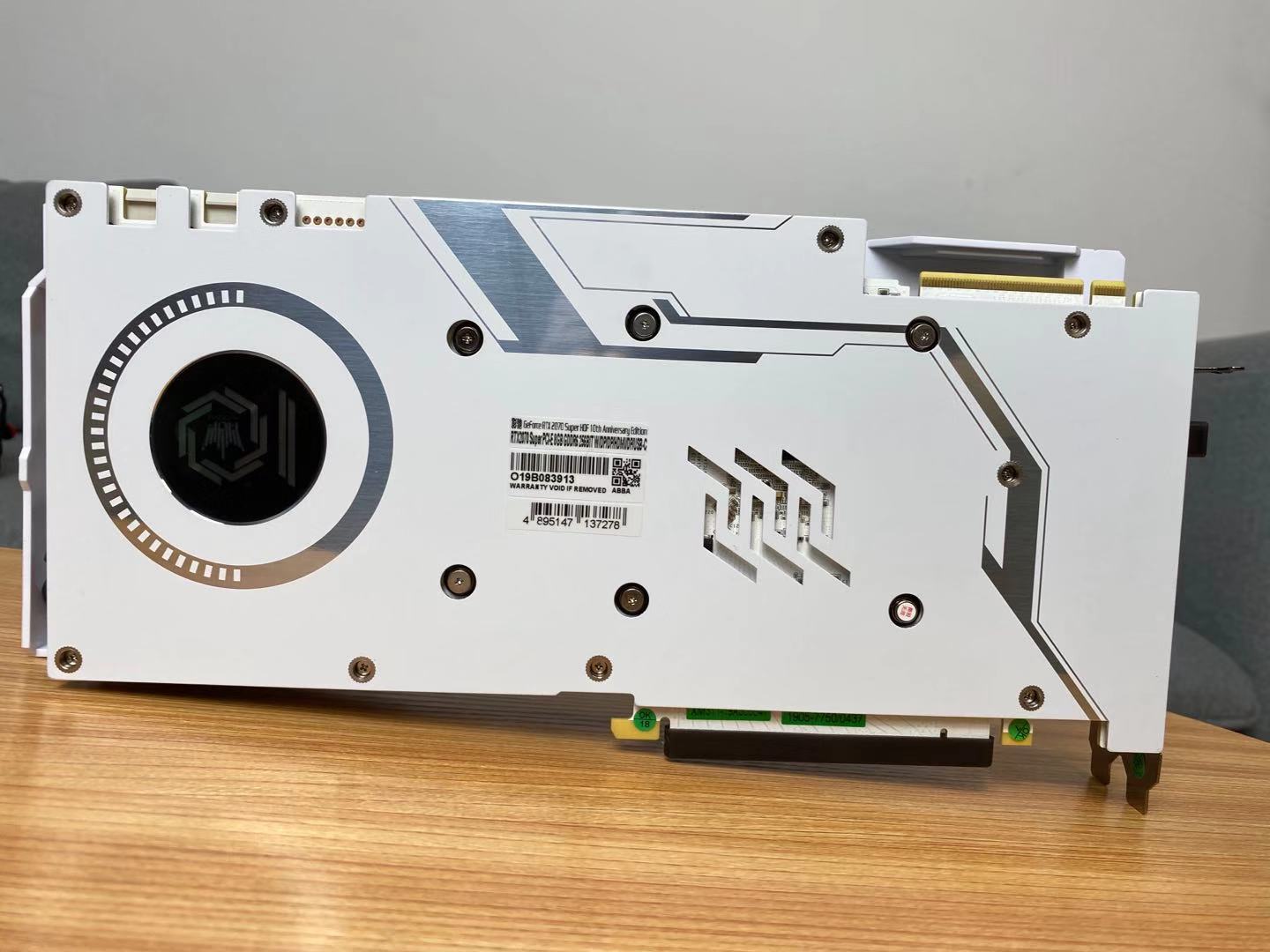 影驰nvidia rtx 2070 super 名人堂十周年纪念版显卡的颜值可以打几