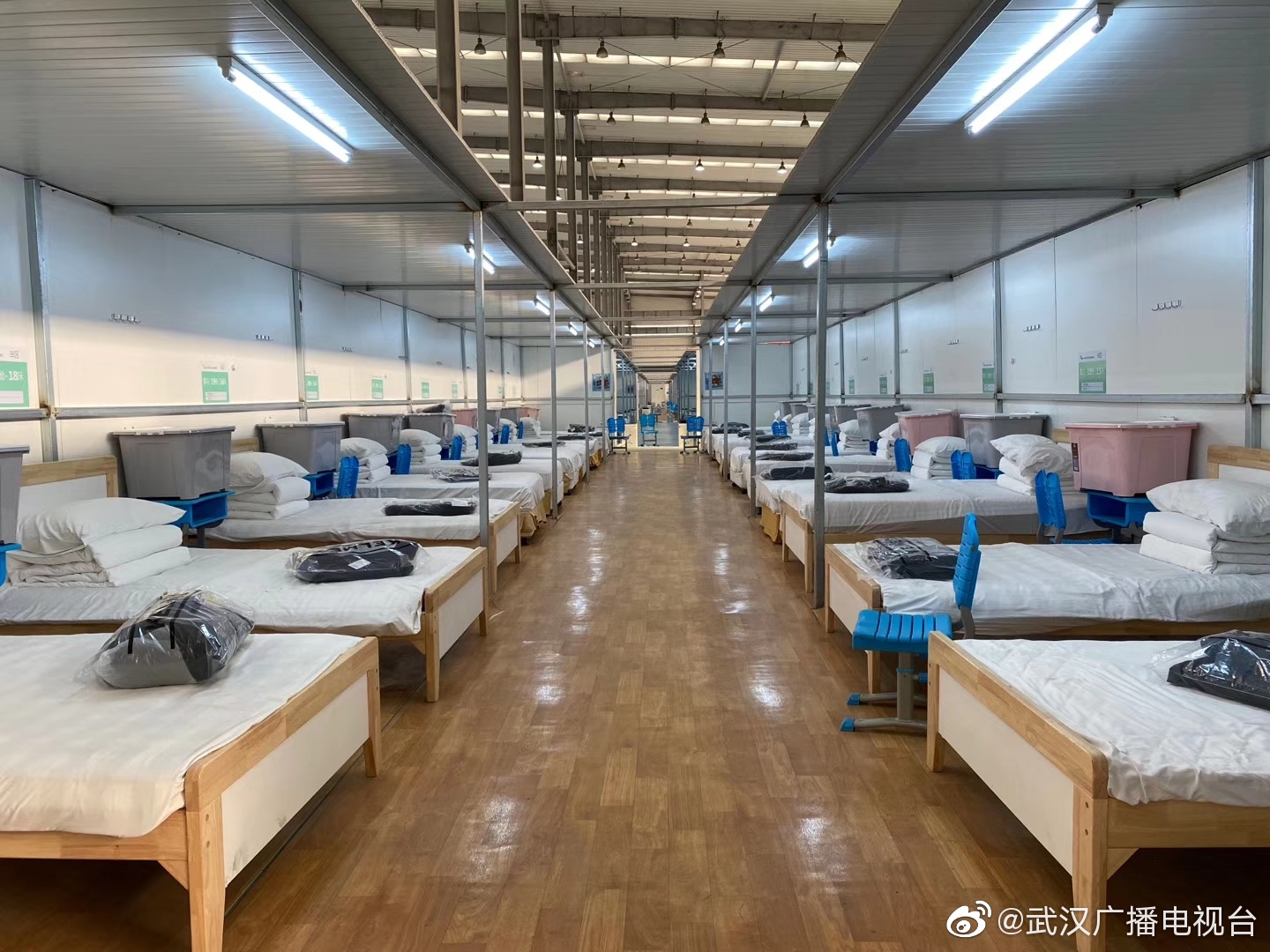 中国光谷日海方舱医院今日正式交付使用