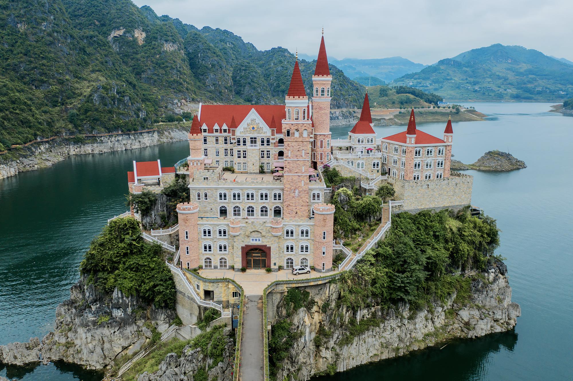 住进这样的城堡我是不是也能成为王子了